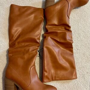 Universal Thread Tan Heeled Boots with Slouchy Design